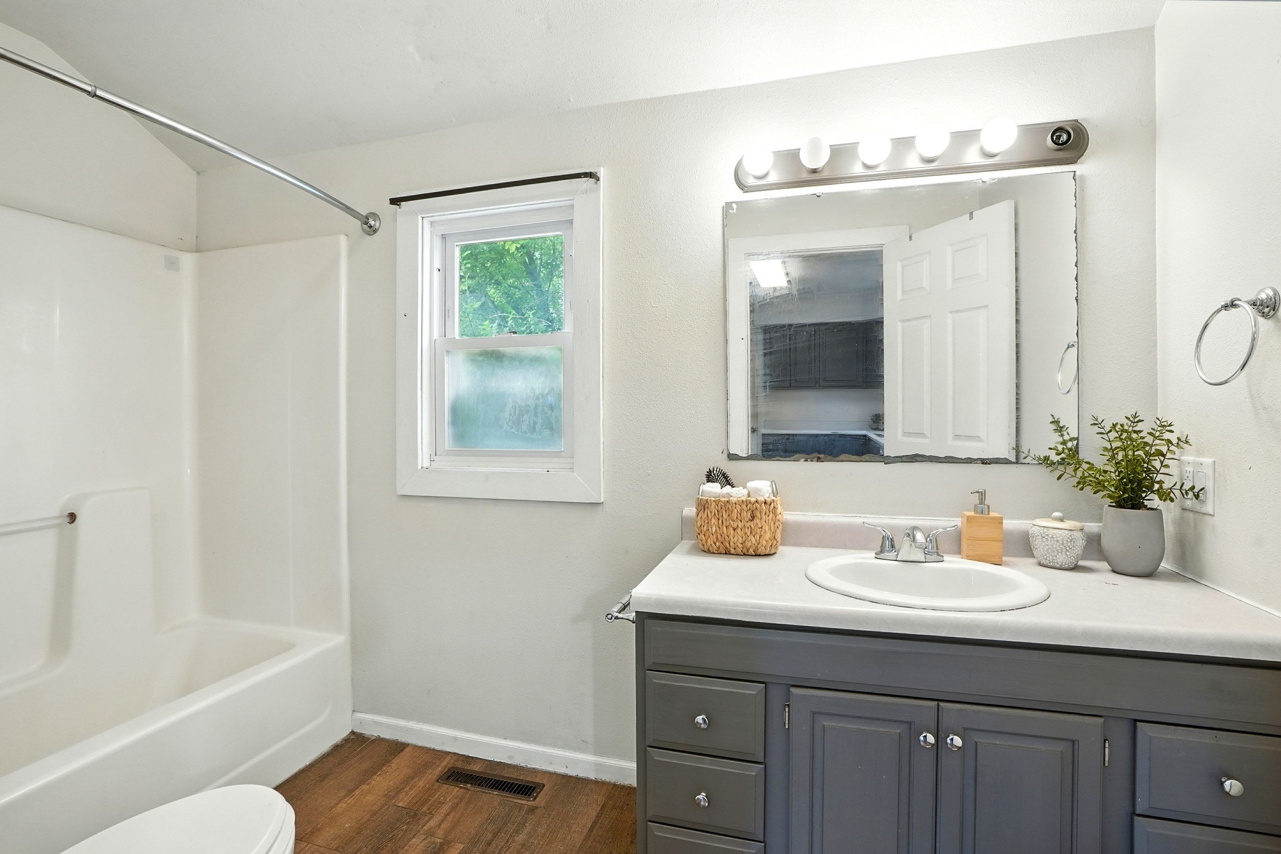 Listing Photo: 5440 lower west branch rd se 0021-